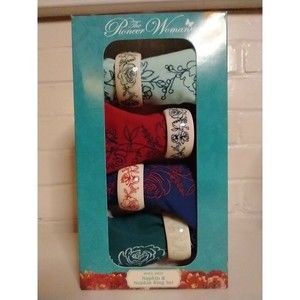 Pioneer Woman Napkins & Napkin Ring Set Wishful Winter